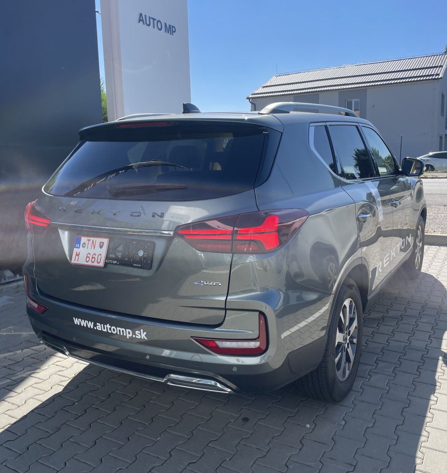KGM REXTON Premium 7-miestny
